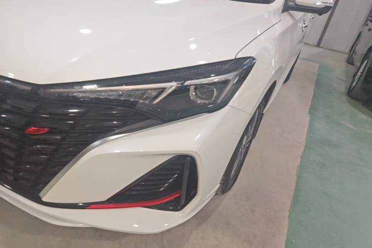 Used CHANGAN Eado 2023 Changan Edition PLUS Blue Whale NE 1.4T GDI DCT Prestige Version Left Front Headlight