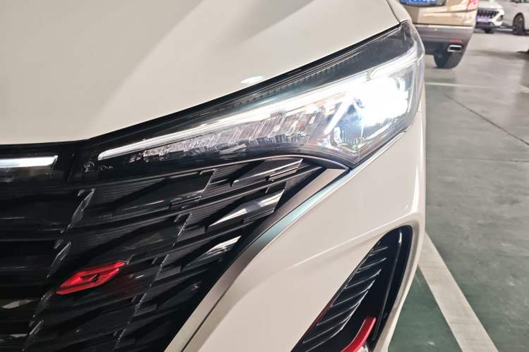 Used CHANGAN Eado 2023 Changan Edition PLUS Blue Whale NE 1.4T GDI DCT Prestige Version Left Front Headlight