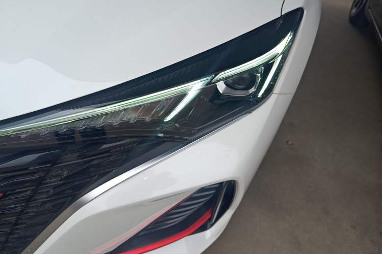 Used CHANGAN Eado 2023 Changan Edition PLUS Blue Whale NE 1.4T GDI DCT Prestige Version Left Front Headlight
