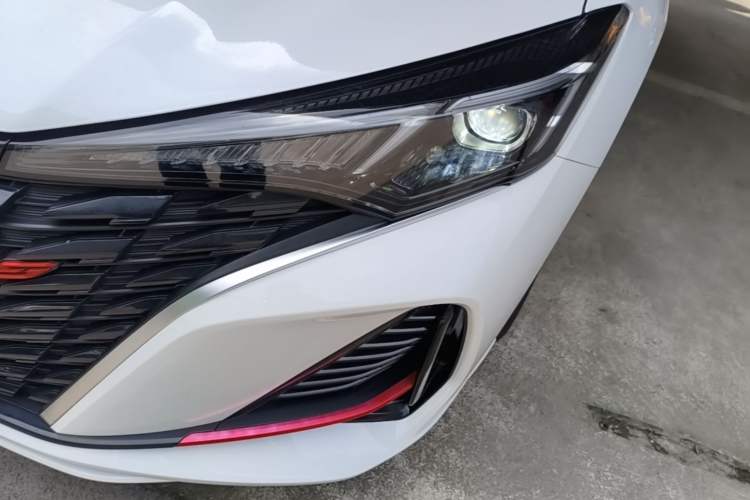 Used CHANGAN Eado 2023 Changan Edition PLUS Blue Whale NE 1.4T GDI DCT Prestige Version Left Front Headlight
