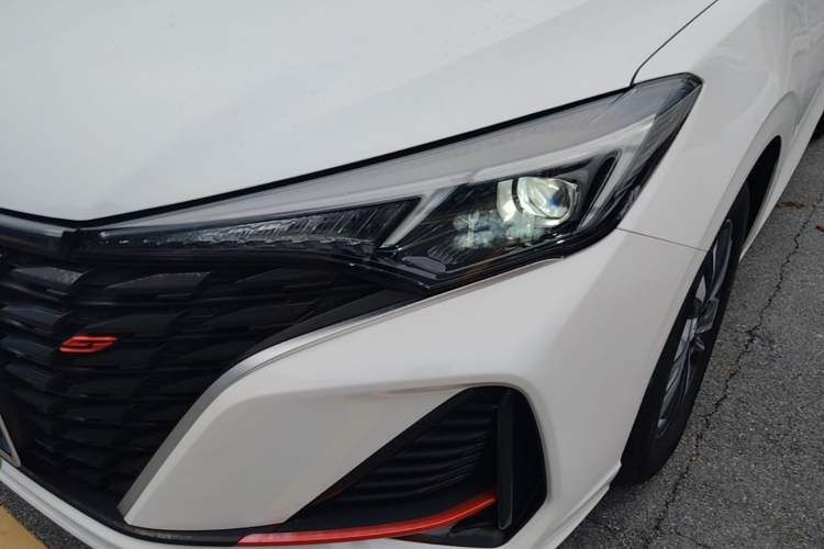 Used CHANGAN Eado 2023 Changan Edition PLUS Blue Whale NE 1.4T GDI DCT Prestige Version Left Front Headlight