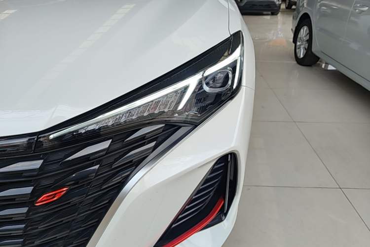 Used CHANGAN Eado 2023 Changan Edition PLUS Blue Whale NE 1.4T GDI DCT Prestige Version Left Front Headlight