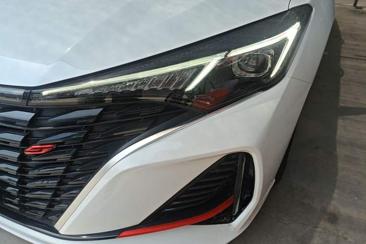 Used CHANGAN Eado 2023 Changan Edition PLUS Blue Whale NE 1.4T GDI DCT Prestige Version Left Front Headlight