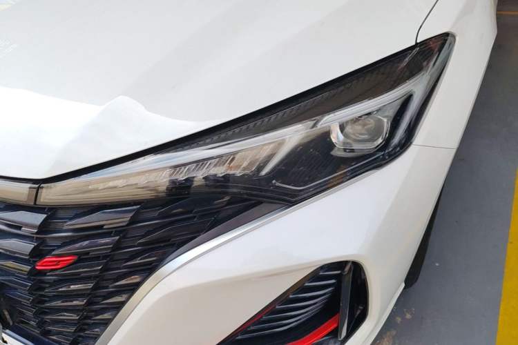 Used CHANGAN Eado 2023 Changan Edition PLUS Blue Whale NE 1.4T GDI DCT Prestige Version Left Front Headlight