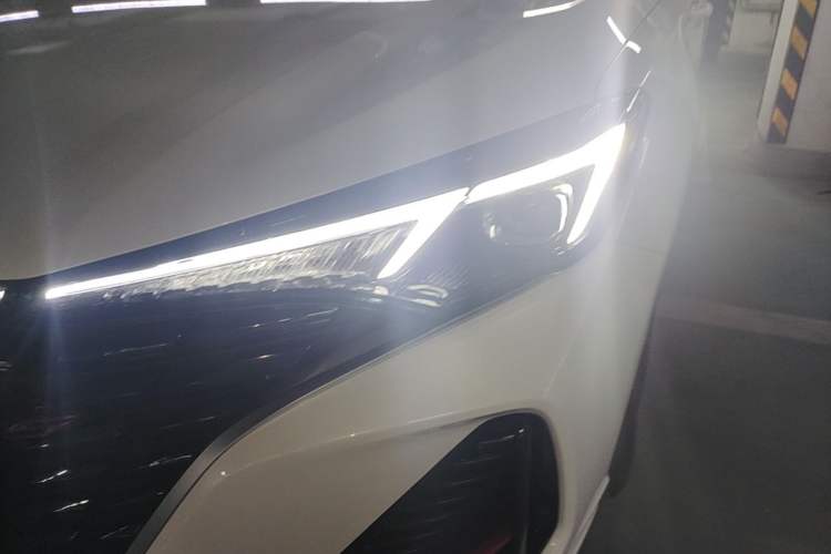 Used CHANGAN Eado 2023 Changan Edition PLUS Blue Whale NE 1.4T GDI DCT Prestige Version Left Front Headlight