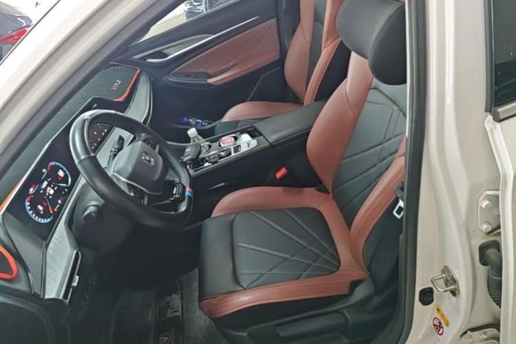 Used CHANGAN Eado 2023 Changan Edition PLUS Blue Whale NE 1.4T GDI DCT Prestige Version Left Front Seat