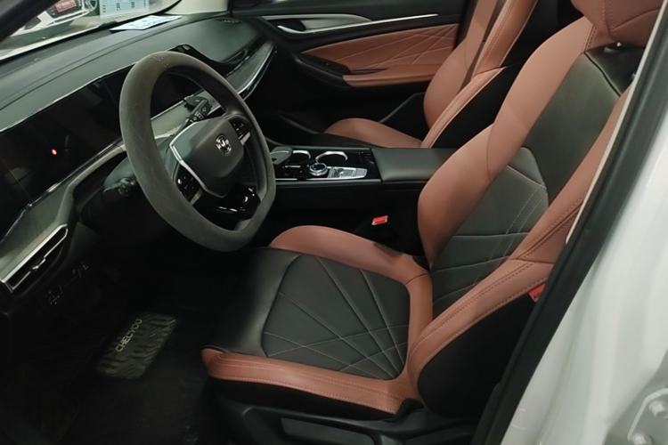 Used CHANGAN Eado 2023 Changan Edition PLUS Blue Whale NE 1.4T GDI DCT Prestige Version Left Front Seat