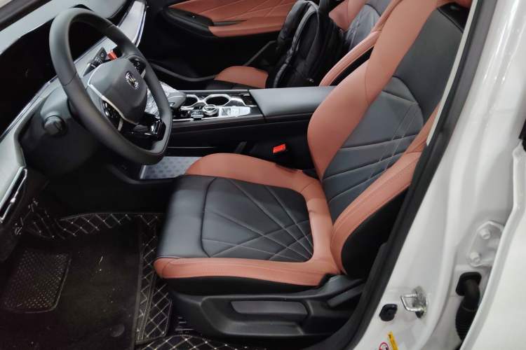 Used CHANGAN Eado 2023 Changan Edition PLUS Blue Whale NE 1.4T GDI DCT Prestige Version Left Front Seat