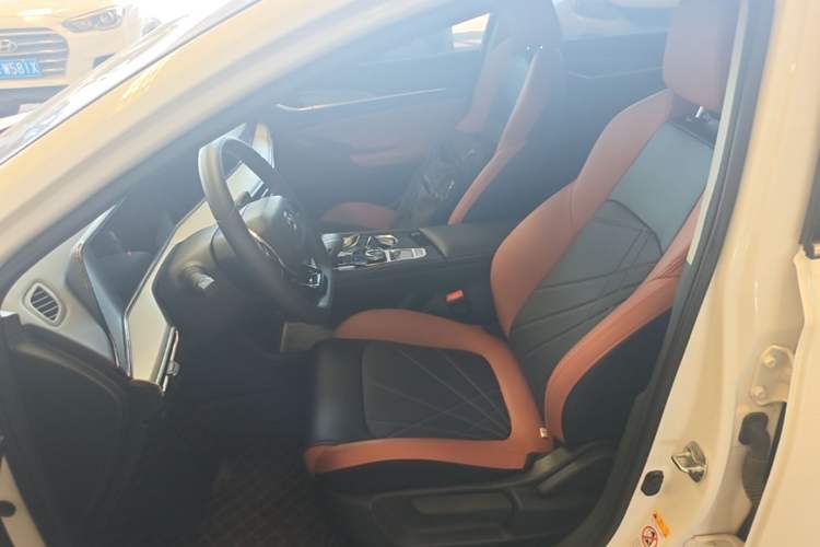 Used CHANGAN Eado 2023 Changan Edition PLUS Blue Whale NE 1.4T GDI DCT Prestige Version Left Front Seat