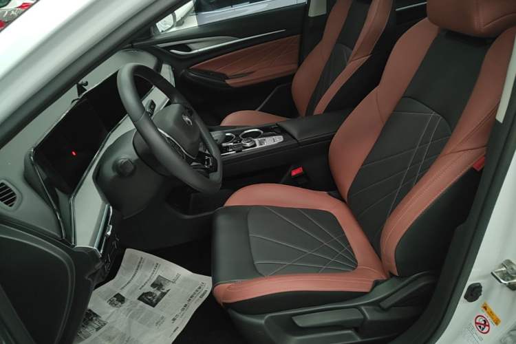 Used CHANGAN Eado 2023 Changan Edition PLUS Blue Whale NE 1.4T GDI DCT Prestige Version Left Front Seat