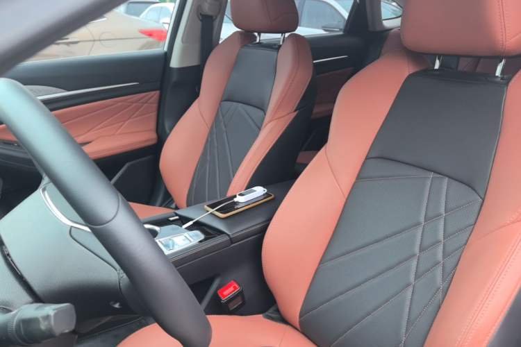Used CHANGAN Eado 2023 Changan Edition PLUS Blue Whale NE 1.4T GDI DCT Prestige Version Left Front Seat