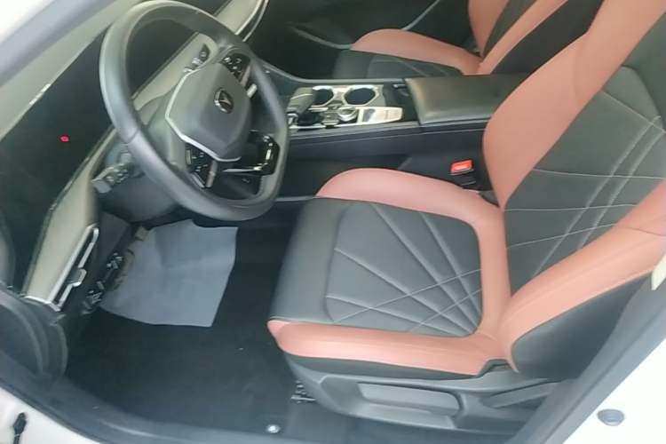 Used CHANGAN Eado 2023 Changan Edition PLUS Blue Whale NE 1.4T GDI DCT Prestige Version Left Front Seat