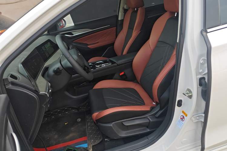 Used CHANGAN Eado 2023 Changan Edition PLUS Blue Whale NE 1.4T GDI DCT Prestige Version Left Front Seat