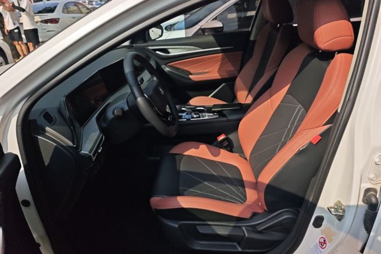 Used CHANGAN Eado 2023 Changan Edition PLUS Blue Whale NE 1.4T GDI DCT Prestige Version Left Front Seat