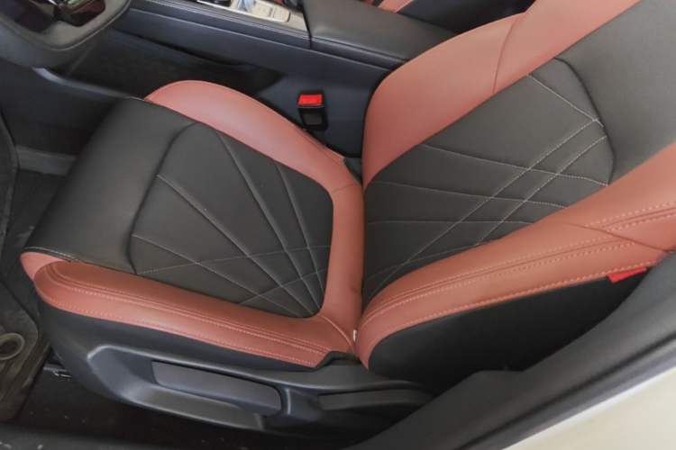 Used CHANGAN Eado 2023 Changan Edition PLUS Blue Whale NE 1.4T GDI DCT Prestige Version Left Front Seat