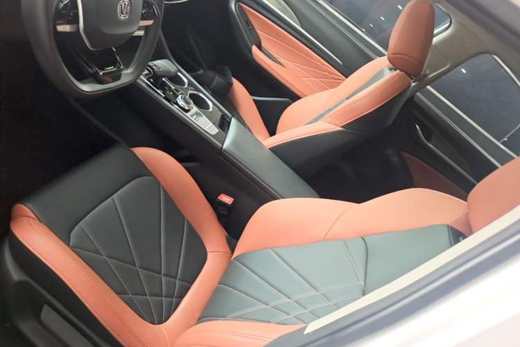 Used CHANGAN Eado 2023 Changan Edition PLUS Blue Whale NE 1.4T GDI DCT Prestige Version Left Front Seat