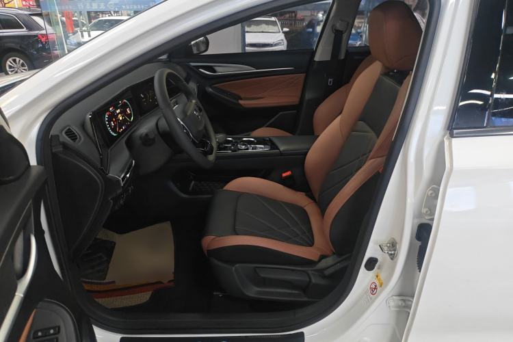 Used CHANGAN Eado 2023 Changan Edition PLUS Blue Whale NE 1.4T GDI DCT Prestige Version Left Front Seat