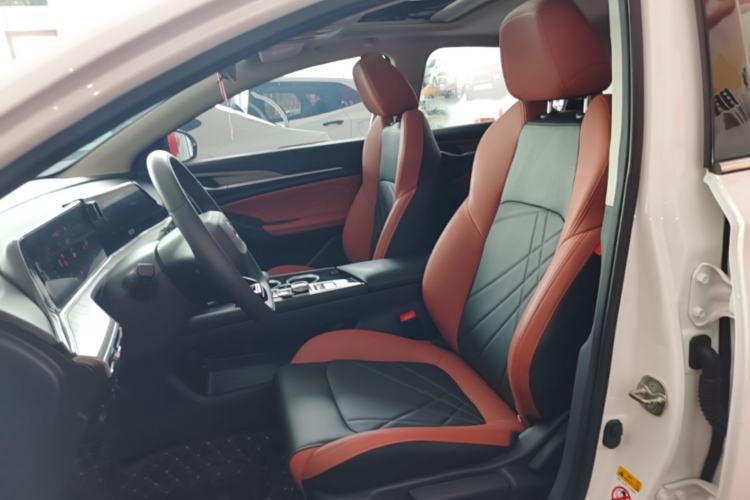 Used CHANGAN Eado 2023 Changan Edition PLUS Blue Whale NE 1.4T GDI DCT Prestige Version Left Front Seat