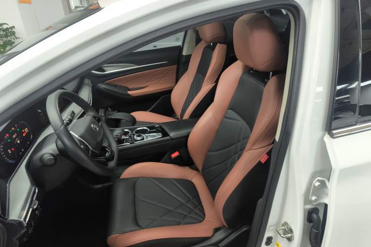 Used CHANGAN Eado 2023 Changan Edition PLUS Blue Whale NE 1.4T GDI DCT Prestige Version Left Front Seat