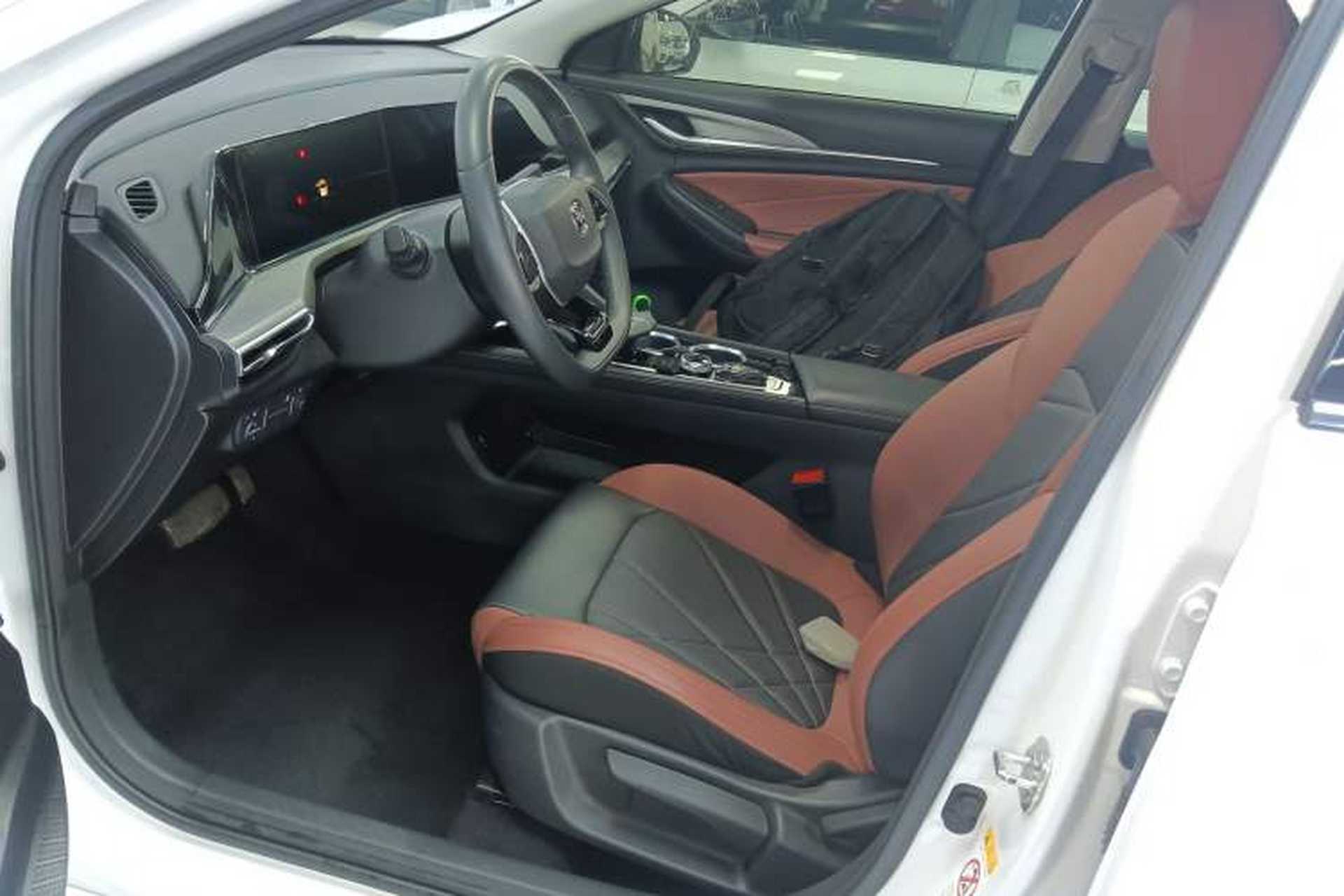 Used CHANGAN Eado 2023 Changan Edition PLUS Blue Whale NE 1.4T GDI DCT Prestige Version Left Front Seat