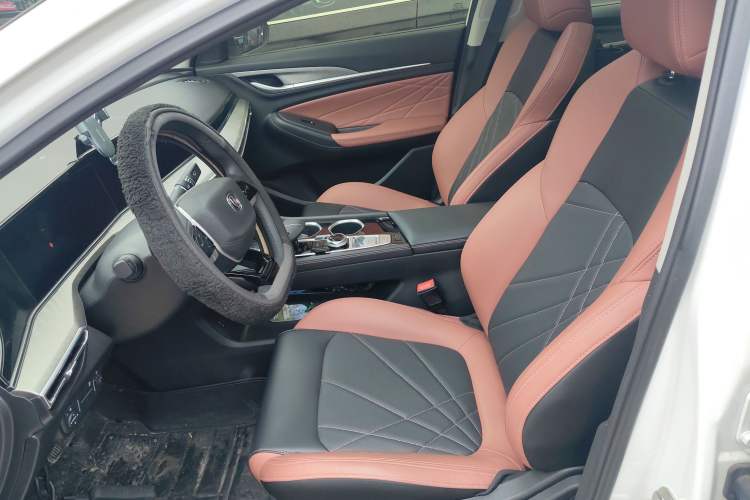 Used CHANGAN Eado 2023 Changan Edition PLUS Blue Whale NE 1.4T GDI DCT Prestige Version Left Front Seat