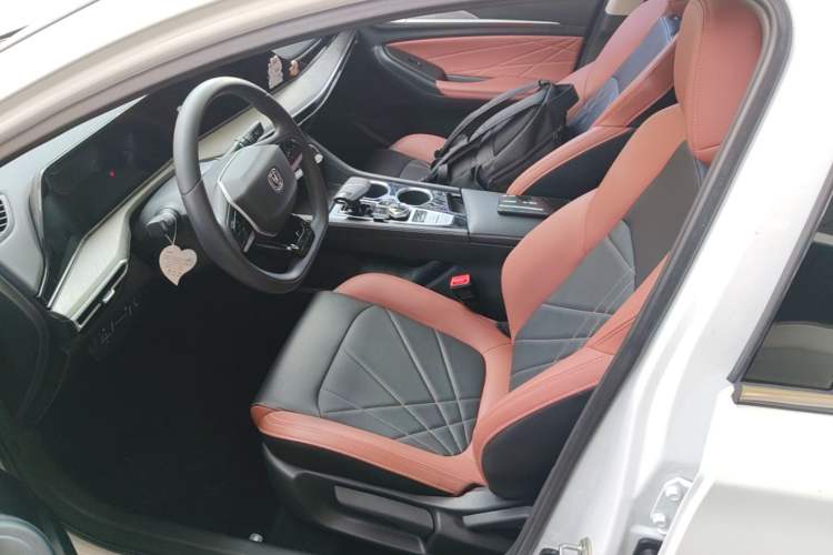 Used CHANGAN Eado 2023 Changan Edition PLUS Blue Whale NE 1.4T GDI DCT Prestige Version Left Front Seat