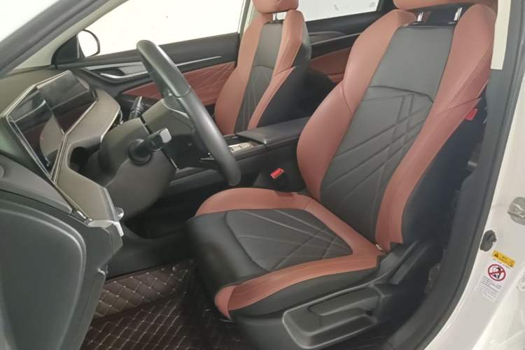 Used CHANGAN Eado 2023 Changan Edition PLUS Blue Whale NE 1.4T GDI DCT Prestige Version Left Front Seat
