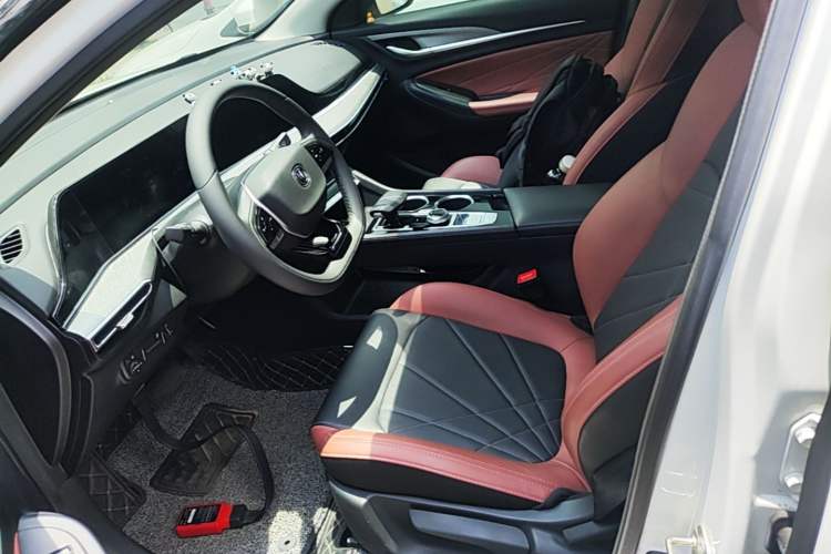 Used CHANGAN Eado 2023 Changan Edition PLUS Blue Whale NE 1.4T GDI DCT Prestige Version Left Front Seat