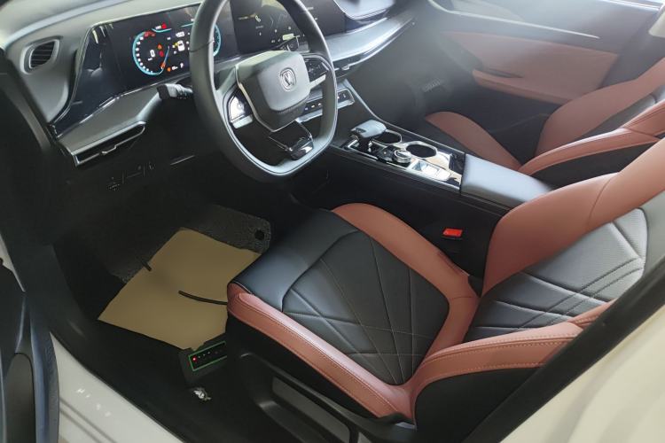 Used CHANGAN Eado 2023 Changan Edition PLUS Blue Whale NE 1.4T GDI DCT Prestige Version Left Front Seat