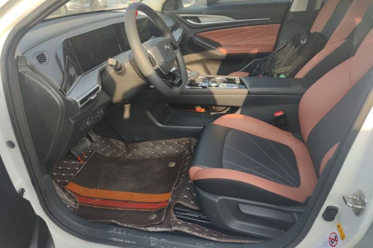 Used CHANGAN Eado 2023 Changan Edition PLUS Blue Whale NE 1.4T GDI DCT Prestige Version Left Front Seat