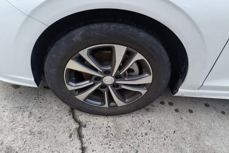 Used CHANGAN Eado 2023 Changan Edition PLUS Blue Whale NE 1.4T GDI DCT Prestige Version Left Front Wheel Hub