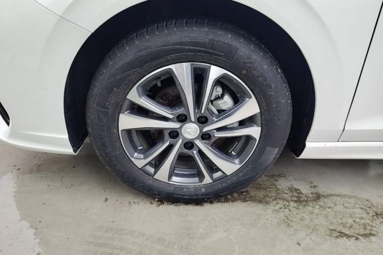 Used CHANGAN Eado 2023 Changan Edition PLUS Blue Whale NE 1.4T GDI DCT Prestige Version Left Front Wheel Hub