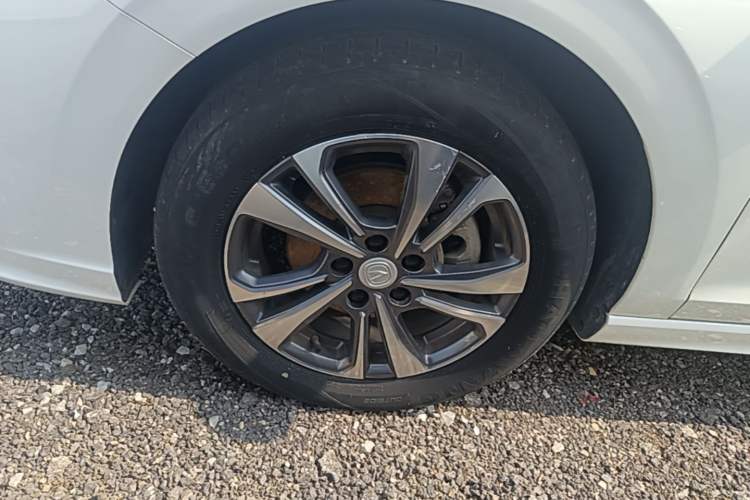 Used CHANGAN Eado 2023 Changan Edition PLUS Blue Whale NE 1.4T GDI DCT Prestige Version Left Front Wheel Hub