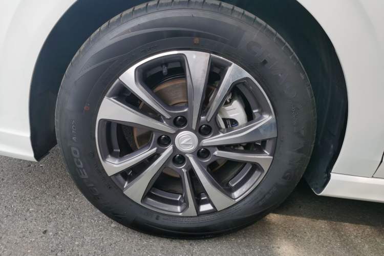 Used CHANGAN Eado 2023 Changan Edition PLUS Blue Whale NE 1.4T GDI DCT Prestige Version Left Front Wheel Hub