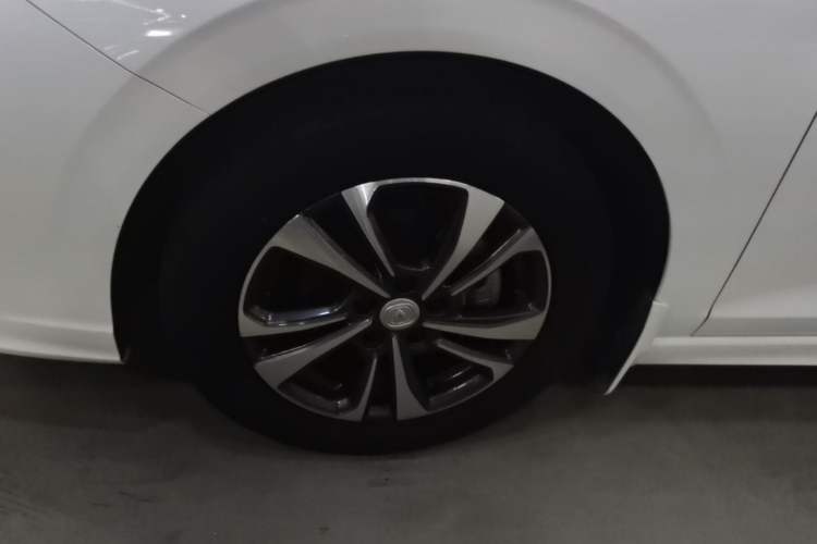 Used CHANGAN Eado 2023 Changan Edition PLUS Blue Whale NE 1.4T GDI DCT Prestige Version Left Front Wheel Hub