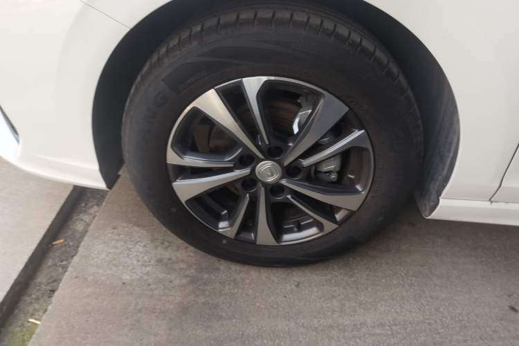 Used CHANGAN Eado 2023 Changan Edition PLUS Blue Whale NE 1.4T GDI DCT Prestige Version Left Front Wheel Hub