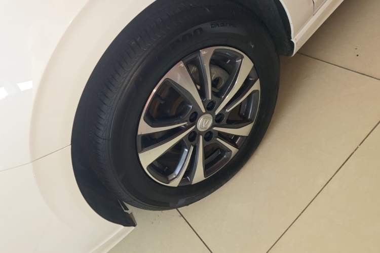 Used CHANGAN Eado 2023 Changan Edition PLUS Blue Whale NE 1.4T GDI DCT Prestige Version Left Front Wheel Hub