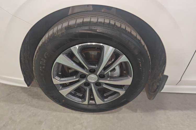 Used CHANGAN Eado 2023 Changan Edition PLUS Blue Whale NE 1.4T GDI DCT Prestige Version Left Front Wheel Hub