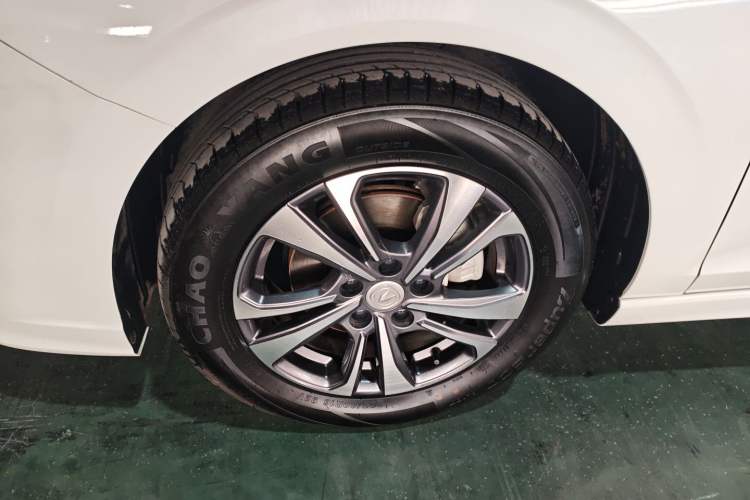 Used CHANGAN Eado 2023 Changan Edition PLUS Blue Whale NE 1.4T GDI DCT Prestige Version Left Front Wheel Hub
