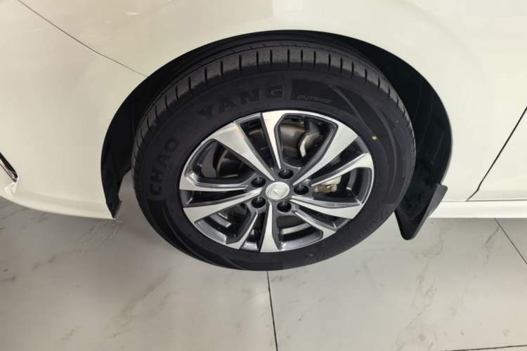 Used CHANGAN Eado 2023 Changan Edition PLUS Blue Whale NE 1.4T GDI DCT Prestige Version Left Front Wheel Hub