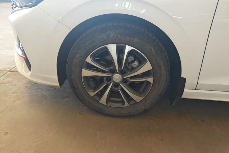 Used CHANGAN Eado 2023 Changan Edition PLUS Blue Whale NE 1.4T GDI DCT Prestige Version Left Front Wheel Hub