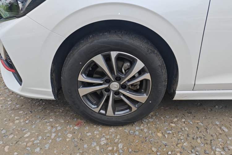 Used CHANGAN Eado 2023 Changan Edition PLUS Blue Whale NE 1.4T GDI DCT Prestige Version Left Front Wheel Hub