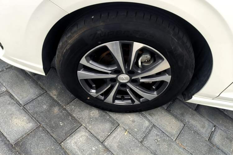 Used CHANGAN Eado 2023 Changan Edition PLUS Blue Whale NE 1.4T GDI DCT Prestige Version Left Front Wheel Hub