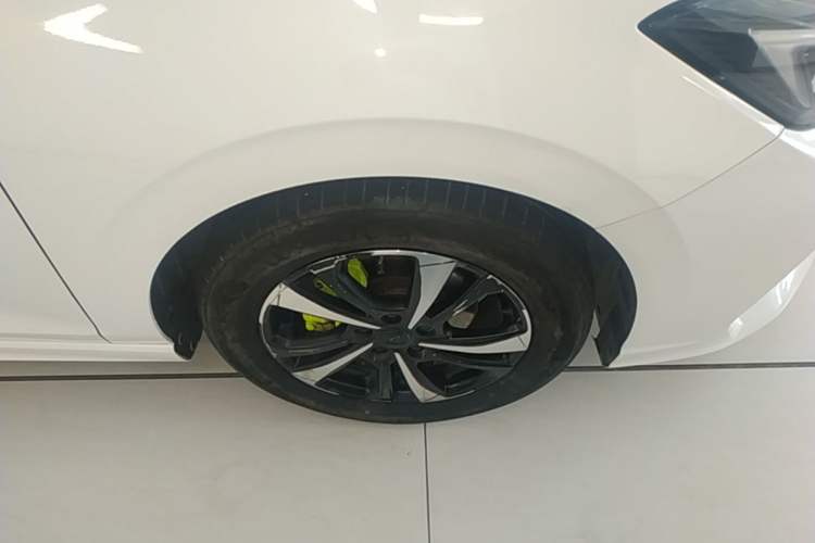 Used CHANGAN Eado 2023 Changan Edition PLUS Blue Whale NE 1.4T GDI DCT Prestige Version Left Front Wheel Hub