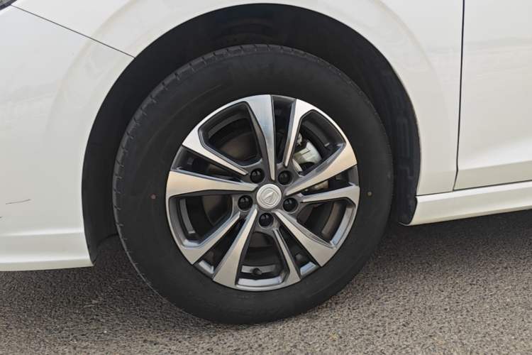 Used CHANGAN Eado 2023 Changan Edition PLUS Blue Whale NE 1.4T GDI DCT Prestige Version Left Front Wheel Hub
