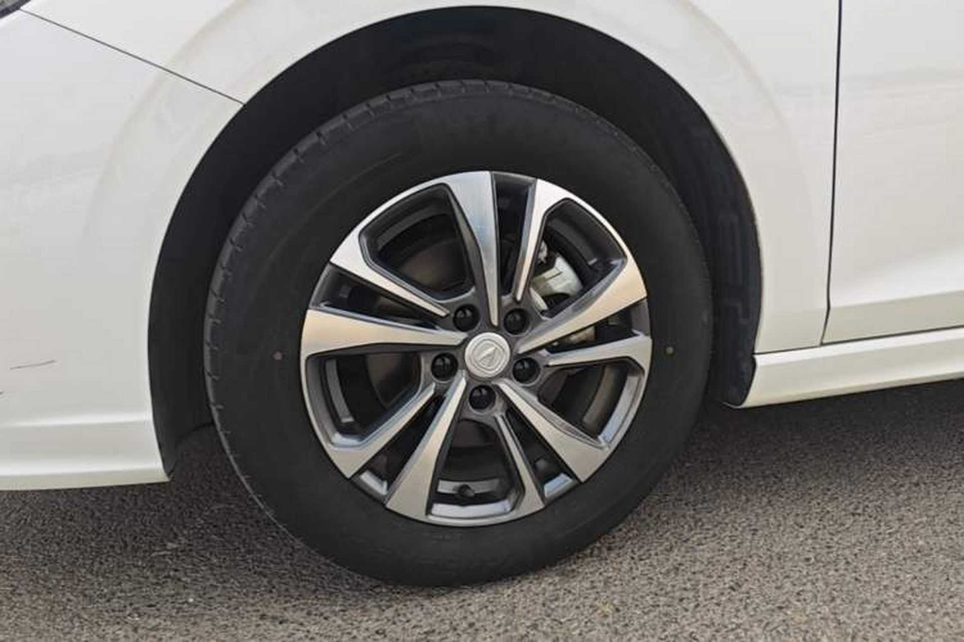 Used CHANGAN Eado 2023 Changan Edition PLUS Blue Whale NE 1.4T GDI DCT Prestige Version Left Front Wheel Hub