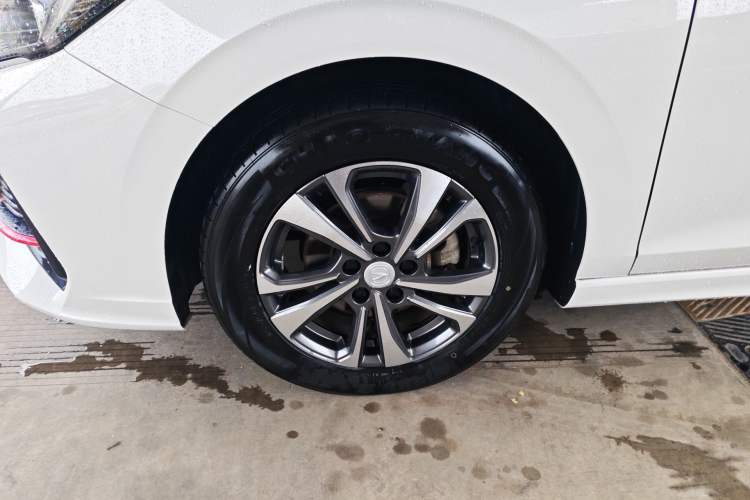 Used CHANGAN Eado 2023 Changan Edition PLUS Blue Whale NE 1.4T GDI DCT Prestige Version Left Front Wheel Hub