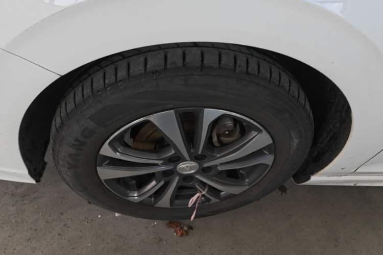 Used CHANGAN Eado 2023 Changan Edition PLUS Blue Whale NE 1.4T GDI DCT Prestige Version Left Front Wheel Hub