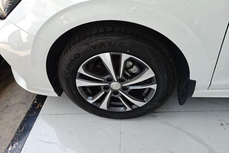 Used CHANGAN Eado 2023 Changan Edition PLUS Blue Whale NE 1.4T GDI DCT Prestige Version Left Front Wheel Hub