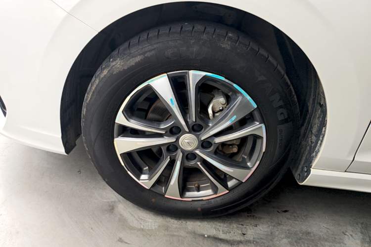 Used CHANGAN Eado 2023 Changan Edition PLUS Blue Whale NE 1.4T GDI DCT Prestige Version Left Front Wheel Hub